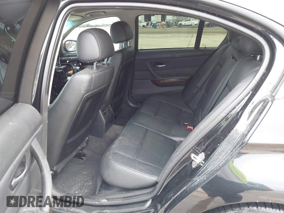 2011 BMW 3 Series 328i xDrive with VIN WBAPK7C59BF082168, listed as a IAAI auction lot 41593485 with 203,099 mi miles. Bid and sale history available at carsss.com. Image 8.