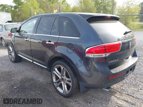 2013 Lincoln MKX z VIN 2LMDJ6JK9DBL22657, wystawiony jako IAAI lot #41864992 z przebiegiem 97 994 mil mil oraz . Historia ofert i sprzedaży dostępna na DreamBid. Obrazek 3.