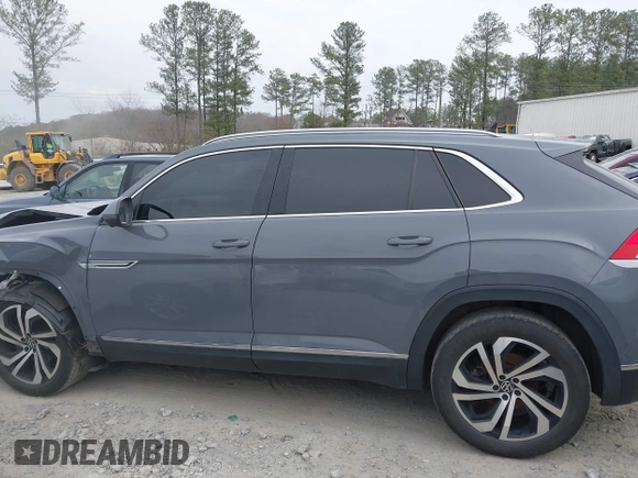 2021 Volkswagen Atlas SEL Premium with VIN 1V2TE2CA7MC207972, listed as a IAAI auction lot 41678429 with 111,486 mi miles and . Bid and sale history available at DreamBid. Image 14.