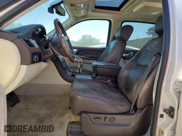 2009 Cadillac Escalade z VIN 1GYFC36249R171039, wystawiony jako Copart lot #41467275 z przebiegiem 150 248 mil mil oraz Czysty tytuł • Clean title. Historia ofert i sprzedaży dostępna na DreamBid. Obrazek 7.