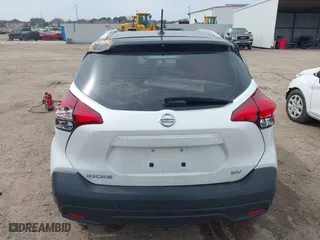 2018 Nissan Kicks SV with VIN 3N1CP5CU1JL533504, listed as a IAAI auction lot 41670961 with 74,737 mi miles. Bid and sale history available at carsss.com. Image 17.