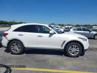 2017 Infiniti QX70 z VIN JN8CS1MU4HM142385, wystawiony jako IAAI lot #41774588 z przebiegiem 80 015 mil mil oraz . Historia ofert i sprzedaży dostępna na DreamBid. Obrazek 14.