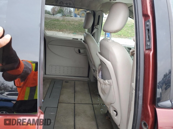 2007 Chrysler Town & Country LWB Touring with VIN 2A4GP54L07R278578, listed as a Copart auction lot 79761394 with 228,537 mi miles and Salvage Title. Bid and sale history available at carsss.com. Image 11.