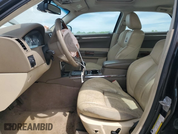 2008 Chrysler 300 C Hemi with VIN 2C3LA63H68H136319, listed as a Copart auction lot 53892414 with Not Provided miles and Salvage Title. Bid and sale history available at carsss.com. Image 7.