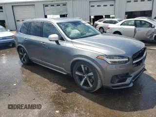 2017 Volvo XC90 R-Design with VIN YV4BC0PM5H1124535, listed as a Copart auction lot 70303614 with 113,984 mi miles and Salvage Title. Bid and sale history available at carsss.com. Image 4.