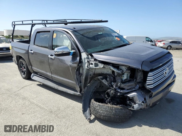 2017 Toyota Tundra Platinum z VIN 5TFAY5F15HX636975, wystawiony jako Copart lot #53922615 z przebiegiem Nie podano mil oraz Szkoda całkowita • Salvage title. Historia ofert i sprzedaży dostępna na DreamBid. Obrazek 4.