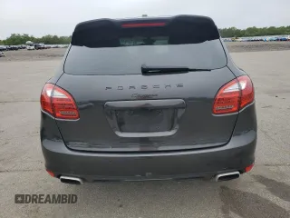 2012 Porsche Cayenne z VIN WP1AA2A21CLA11779, wystawiony jako Copart lot #60248175 z przebiegiem 131 748 mil mil oraz Szkoda całkowita • Salvage title. Historia ofert i sprzedaży dostępna na DreamBid. Obrazek 6.