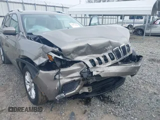 2020 Jeep Cherokee Latitude with VIN 1C4PJLCB8LD525508, listed as a IAAI auction lot 40972966 with 28,609 mi miles and . Bid and sale history available at DreamBid. Image 6.