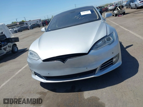 2013 Tesla Model S with VIN 5YJSA1CN5DFP11381, listed as a IAAI auction lot 42087803 with 146,818 mi miles and . Bid and sale history available at DreamBid. Image 11.