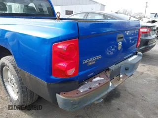 2008 Dodge Dakota ST with VIN 1D7HE22K78S507286, listed as a IAAI auction lot 41381456 with 202,300 mi miles and . Bid and sale history available at carsss.com. Image 6.