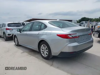 2025 Toyota Camry LE with VIN 4T1DAACK5SU000942, listed as a IAAI auction lot 42144009 with 23,505 mi miles and . Bid and sale history available at DreamBid. Image 3.