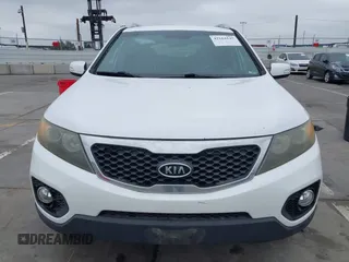 2011 Kia Sorento LX with VIN 5XYKT4A10BG170581, listed as a IAAI auction lot 42164145 with Not Provided miles and . Bid and sale history available at carsss.com. Image 12.