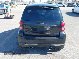 2009 Smart fortwo Pure z VIN WMEEJ31X49K218655, wystawiony jako IAAI lot #40850458 z przebiegiem 243 075 mil mil oraz . Historia ofert i sprzedaży dostępna na DreamBid. Obrazek 15.