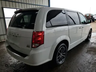 2019 Dodge Grand Caravan GT with VIN 2C4RDGEG2KR537956, listed as a Copart auction lot 50239345 with 98,138 mi miles and Clean Title. Bid and sale history available at DreamBid. Image 3.