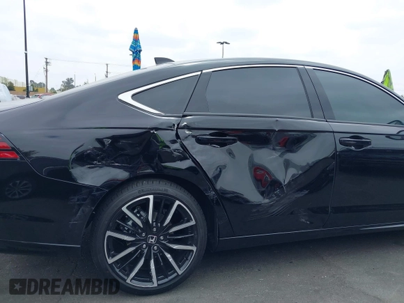 2025 Honda Accord Touring with VIN 1HGCY2F82SA033286, listed as a IAAI auction lot 42110972 with 773 mi miles and . Bid and sale history available at DreamBid. Image 6.
