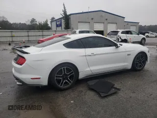 2019 Ford Mustang GT z VIN 1FA6P8CF5K5199725, wystawiony jako Copart lot #47627995 z przebiegiem 57 896 mil mil oraz Tytuł czysty. Historia ofert i sprzedaży dostępna na DreamBid. Obrazek 3.