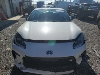 2023 Toyota GR86 with VIN JF1ZNBB15P9760379, listed as a Copart auction lot 61800674 with 0 mi miles and Salvage Title. Bid and sale history available at carsss.com. Image 5.