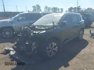 2021 Nissan Rogue SV z VIN 5N1AT3BB3MC683338, wystawiony jako IAAI lot #41844727 z przebiegiem 50 796 mil mil oraz . Historia ofert i sprzedaży dostępna na DreamBid. Obrazek 2.
