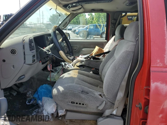 1999 GMC Yukon with VIN 1GKEK13R5XJ700234, listed as a Copart auction lot 55885584 with 163,129 mi miles and Salvage Title. Bid and sale history available at carsss.com. Image 7.