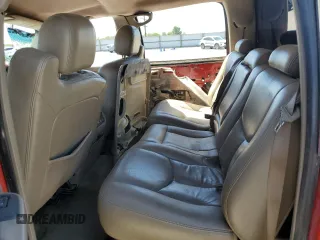 2004 GMC Sierra 2500HD SLE z VIN 1GTHK23U64F237540, wystawiony jako Copart lot #56129875 z przebiegiem 296 217 mil mil oraz Szkoda całkowita • Salvage title. Historia ofert i sprzedaży dostępna na DreamBid. Obrazek 10.