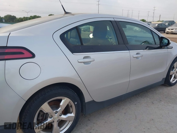 2012 Chevrolet Volt with VIN 1G1RB6E43CU106710, listed as a IAAI auction lot 42139321 with 194,433 mi miles and . Bid and sale history available at carsss.com. Image 6.