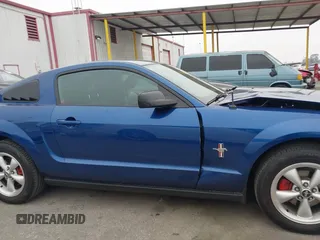 2007 Ford Mustang Deluxe with VIN 1ZVHT80N275215068, listed as a IAAI auction lot 41866367 with 174,791 mi miles. Bid and sale history available at carsss.com. Image 13.