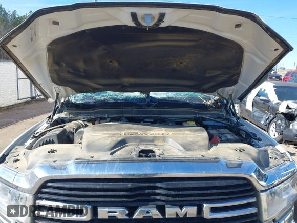 2019 Ram 2500 Lone Star with VIN 3C6UR5DL1KG663656, listed as a IAAI auction lot 41329641 with 124,361 mi miles and . Bid and sale history available at DreamBid. Image 10.
