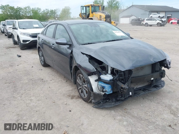 2024 Kia Forte LXS z VIN 3KPF24AD8RE754569, wystawiony jako IAAI lot #42220973 z przebiegiem 36 854 mil mil oraz . Historia ofert i sprzedaży dostępna na DreamBid. Obrazek 1.