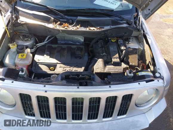 2008 Jeep Patriot Sport with VIN 1J8FT28W38D798125, listed as a IAAI auction lot 41004403 with 98,841 mi miles. Bid and sale history available at carsss.com. Image 10.