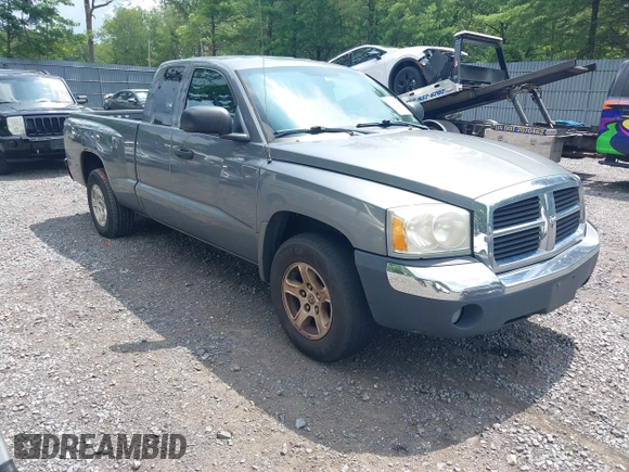 2005 Dodge Dakota SLT with VIN 1D7HW42N25S155393, listed as a IAAI auction lot 42727690 with 230,042 mi miles and . Bid and sale history available at DreamBid. Image 1.