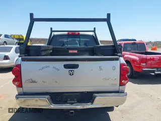 2008 Dodge 1500 SLT z VIN 1D7HU18208S623689, wystawiony jako IAAI lot #42402354 z przebiegiem 193 289 mil mil oraz . Historia ofert i sprzedaży dostępna na DreamBid. Obrazek 16.