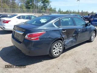 2015 Nissan Altima 2.5 S with VIN 1N4AL3AP3FN335392, listed as a IAAI auction lot 42102649 with 70,122 mi miles. Bid and sale history available at carsss.com. Image 4.