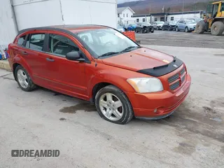 2007 Dodge Caliber SXT z VIN 1B3HB48B97D557746, wystawiony jako IAAI lot #41792897 z przebiegiem 133 913 mil mil oraz . Historia ofert i sprzedaży dostępna na DreamBid. Obrazek 1.