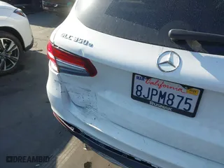 2019 Mercedes-Benz GLC with VIN WDC0G5EB0KF585613, listed as a IAAI auction lot 41892618 with 42,777 mi miles. Bid and sale history available at carsss.com. Image 6.