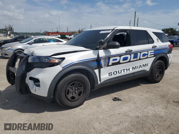 2020 Ford Police Interceptor Utility z VIN 1FM5K8AW7LGA55408, wystawiony jako Copart lot #51137325 z przebiegiem 47 670 mil mil oraz Nie do naprawy • Non repairable. Historia ofert i sprzedaży dostępna na DreamBid. Obrazek 1.