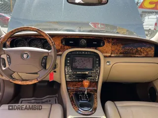 2005 Jaguar XJ VDP with VIN SAJWA82C35SG42371, listed as a Copart auction lot 72729114 with 168,430 mi miles and Clean Title. Bid and sale history available at carsss.com. Image 9.