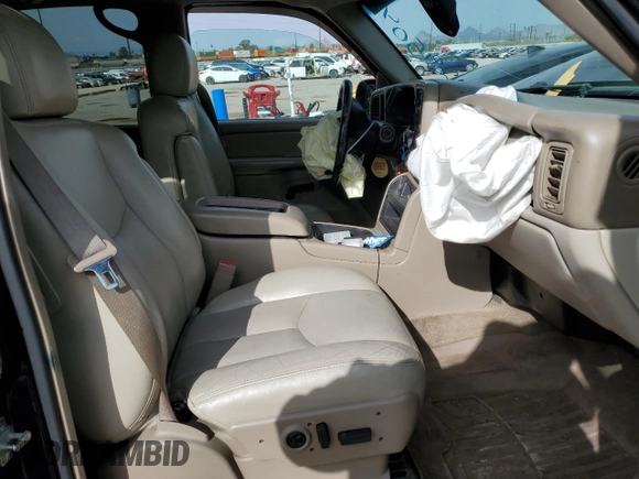 2005 GMC Yukon SLT z VIN 1GKEC13T25R129504, wystawiony jako Copart lot #50785955 z przebiegiem Nie podano mil oraz Szkoda całkowita • Salvage title. Historia ofert i sprzedaży dostępna na DreamBid. Obrazek 7.