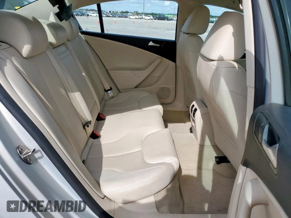 2010 Volkswagen Passat Komfort z VIN WVWJK7AN9AE077813, wystawiony jako Copart lot #56409415 z przebiegiem 148 043 mil mil oraz Czysty tytuł • Clean title. Historia ofert i sprzedaży dostępna na DreamBid. Obrazek 10.