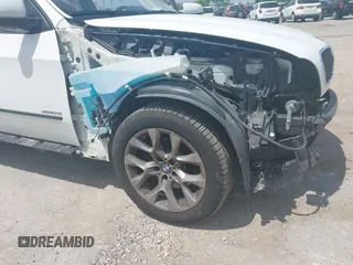 2011 BMW X5 35i z VIN 5UXZV4C55BL739890, wystawiony jako IAAI lot #42268402 z przebiegiem 82 719 mil mil oraz . Historia ofert i sprzedaży dostępna na DreamBid. Obrazek 18.