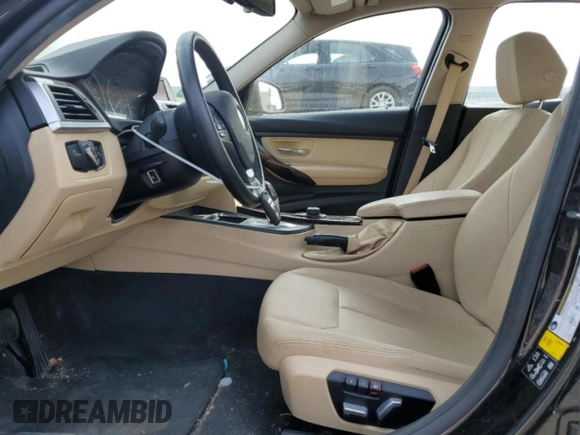 2018 BMW 3 Series 320i xDrive with VIN WBA8E5G52JNU47627, listed as a Copart auction lot 46192395 with 61,349 mi miles and Salvage Title. Bid and sale history available at carsss.com. Image 7.