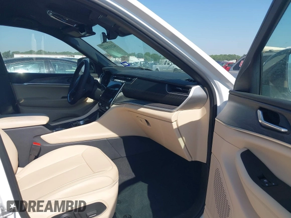 2025 Jeep Grand Cherokee Limited with VIN 1C4RJHBG7SC272351, listed as a IAAI auction lot 42331840 with 13,862 mi miles and . Bid and sale history available at DreamBid. Image 5.