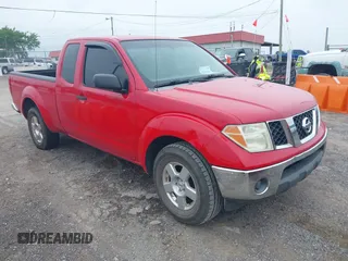 2008 Nissan Frontier SE z VIN 1N6AD06U78C418727, wystawiony jako IAAI lot #42215016 z przebiegiem 211 562 mil mil oraz . Historia ofert i sprzedaży dostępna na DreamBid. Obrazek 1.