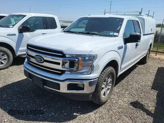 2018 Ford F-150 XL z VIN 1FTFX1C55JKF08263, wystawiony jako IAAI lot #42179251 z przebiegiem 163 776 mil mil oraz . Historia ofert i sprzedaży dostępna na DreamBid. Obrazek 1.