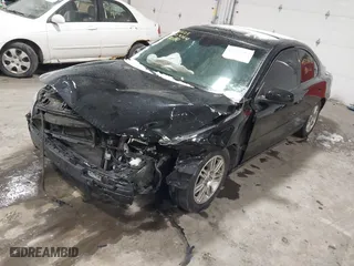 2008 Volvo S60 2.5T with VIN YV1RH592882698868, listed as a IAAI auction lot 41525882 with 91,750 mi miles. Bid and sale history available at carsss.com. Image 17.