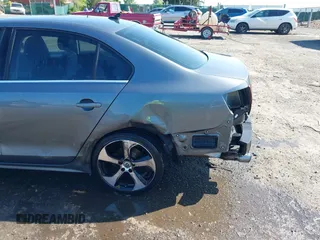 2011 Volkswagen Jetta SEL с VIN 3VWLZ7AJ9BM376079, выставлен на аукционе IAAI как лот 42388381 с пробегом 190 000 миль миль и . История ставок и продаж доступна на DreamBid. Изображение 6.