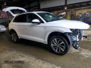 2024 Audi Q5 S line Premium with VIN WA1GAAFY9R2116288, listed as a Copart auction lot 49807975 with 1,126 mi miles and Salvage Title. Bid and sale history available at carsss.com. Image 4.