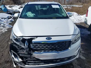 2019 Kia Sedona LX with VIN KNDMB5C13K6547535, listed as a IAAI auction lot 41430560 with 59,937 mi miles. Bid and sale history available at carsss.com. Image 12.
