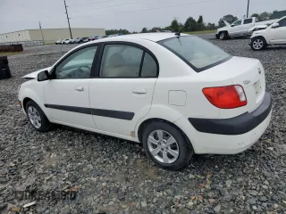 2007 Kia Rio LX with VIN KNADE123076227001, listed as a Copart auction lot 70975104 with 171,386 mi miles and Salvage Title. Bid and sale history available at carsss.com. Image 2.