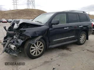 2010 Lexus LX 570 z VIN JTJHY7AX6A4040588, wystawiony jako Copart lot #49850395 z przebiegiem 215 032 mil mil oraz Szkoda całkowita • Salvage title. Historia ofert i sprzedaży dostępna na DreamBid. Obrazek 1.