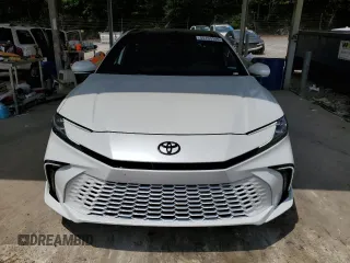 2025 Toyota Camry LE z VIN 4T1DAACK4SU058976, wystawiony jako Copart lot #55153145 z przebiegiem 18 584 mil mil oraz Szkoda całkowita • Salvage title. Historia ofert i sprzedaży dostępna na DreamBid. Obrazek 5.